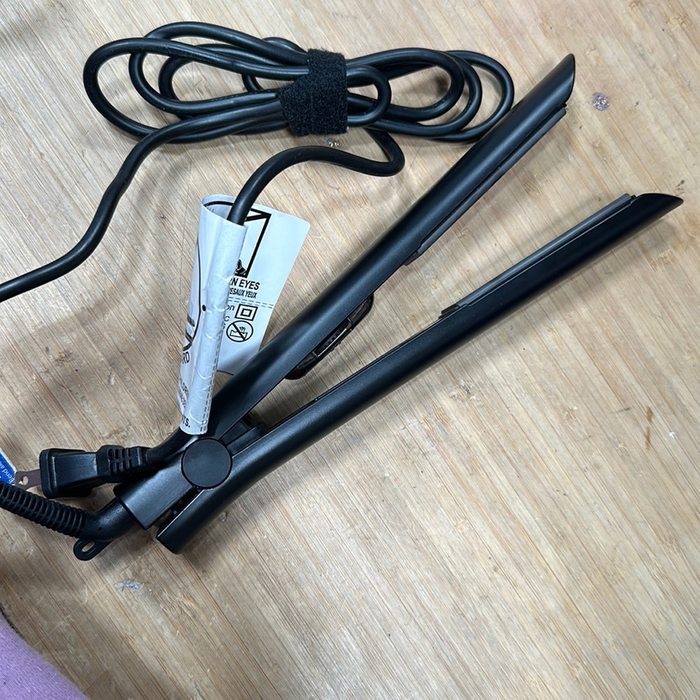 Black flat iron